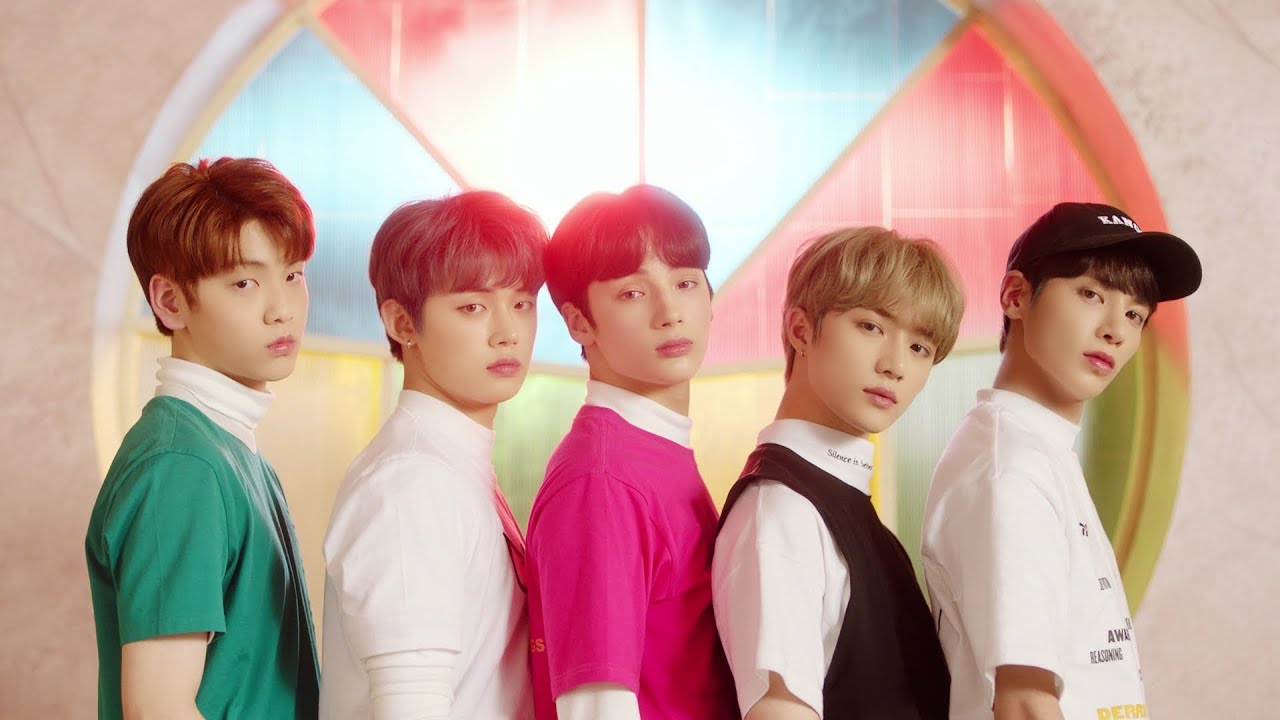 TXT 투모로우바이투게더 atrasa su primer comeback - BA NA NA: Noticias de K-Pop