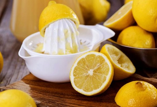 Cara Memeras Air Lemon Agar Mendapatkan Sari Lebih Banyak