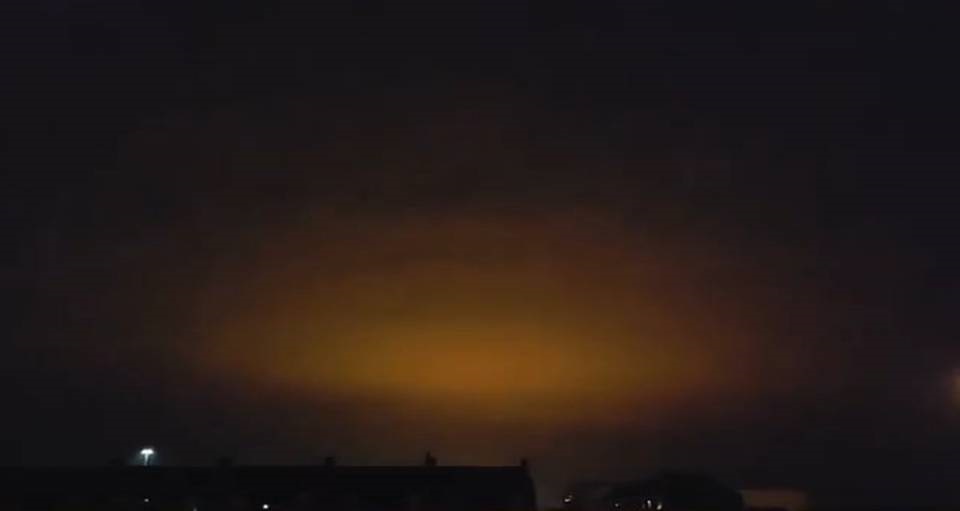 Strange Orange Glow spotted in the skies over Clearfield, Utah and