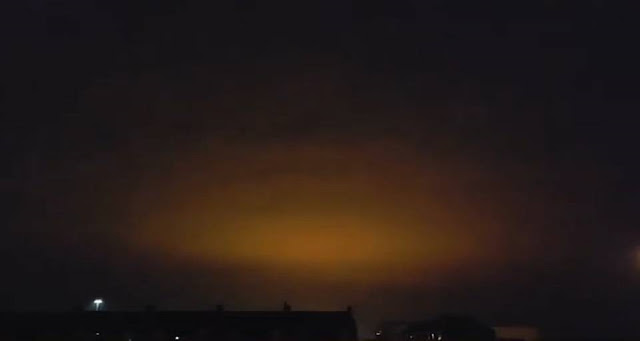Strange Orange Glow spotted in the skies over Clearfield, Utah and Middlesbrough, UK  Orange%2Bglow%2Bskies