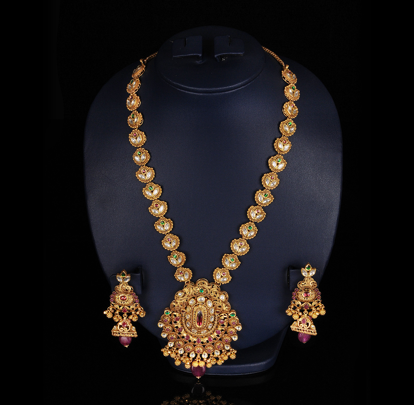 gold-and-diamond-jewellery-designs-beautiful-antique-bridal-necklace