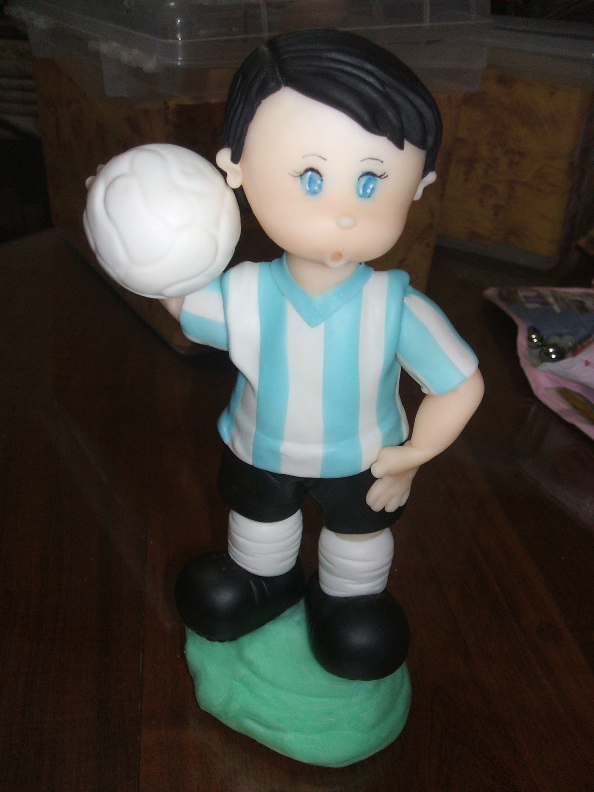 Modelados en Porcelana Fria Jugador de futbol