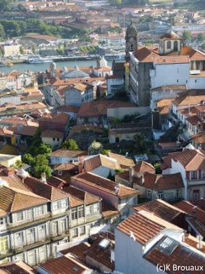 Vue sur Porto, le Palacio da Bolsa depuis la Torre dos Clerigos