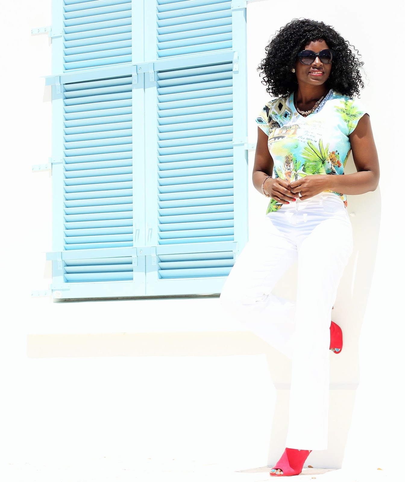 CASUAL FRIDAY: Printed T-Shirt with White Pants