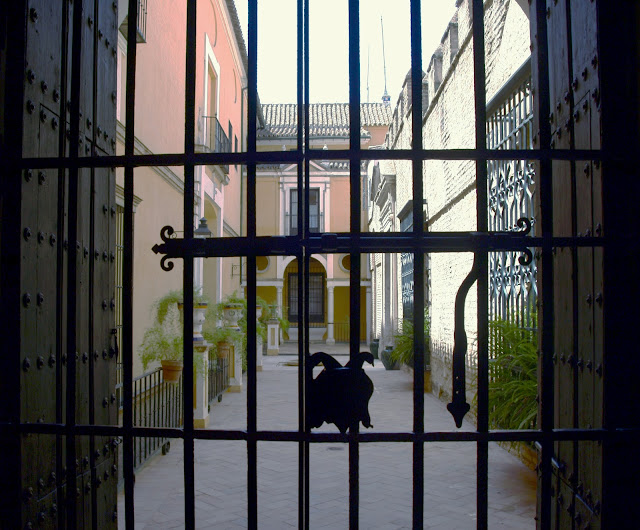 Sevilla Daily Photo Alcázar (46) El Apeadero.
