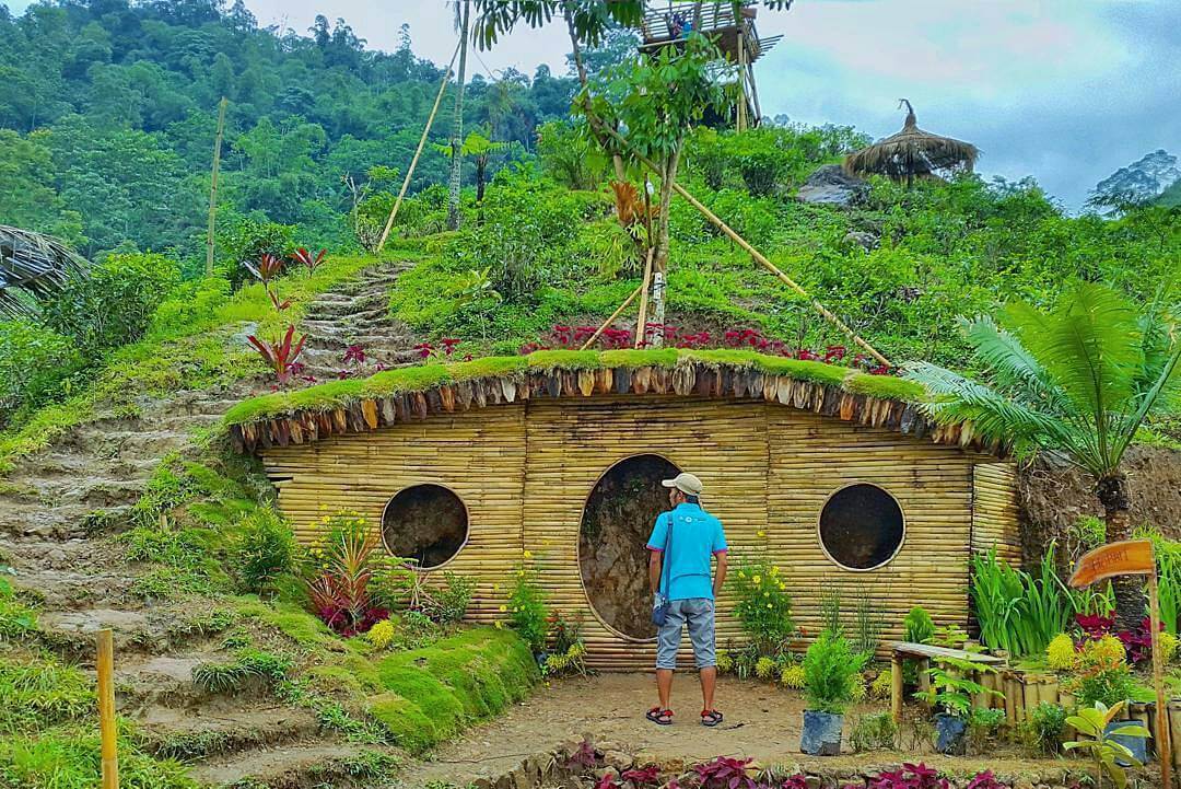 Rumah Hobbit Lembah Semilir Wisata Alam Baru Di Karanganyar Rumah Hobbit Lembah Semilir Wisata Alam Baru Di Karanganyar