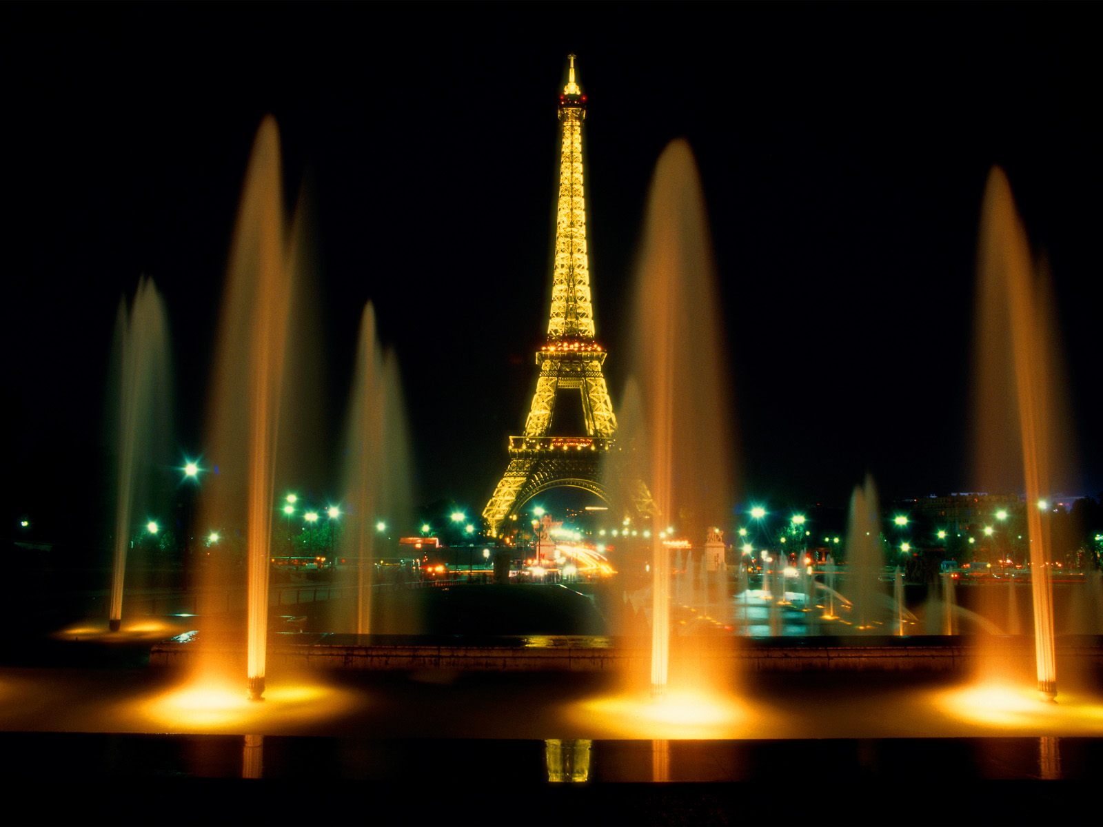 World Beautiful Places: Eiffel Tower Paris at night