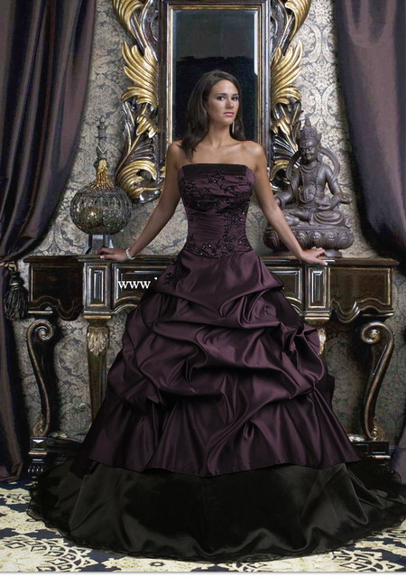 How to Choose the Perfect Gothic Wedding Dresses - Women ...