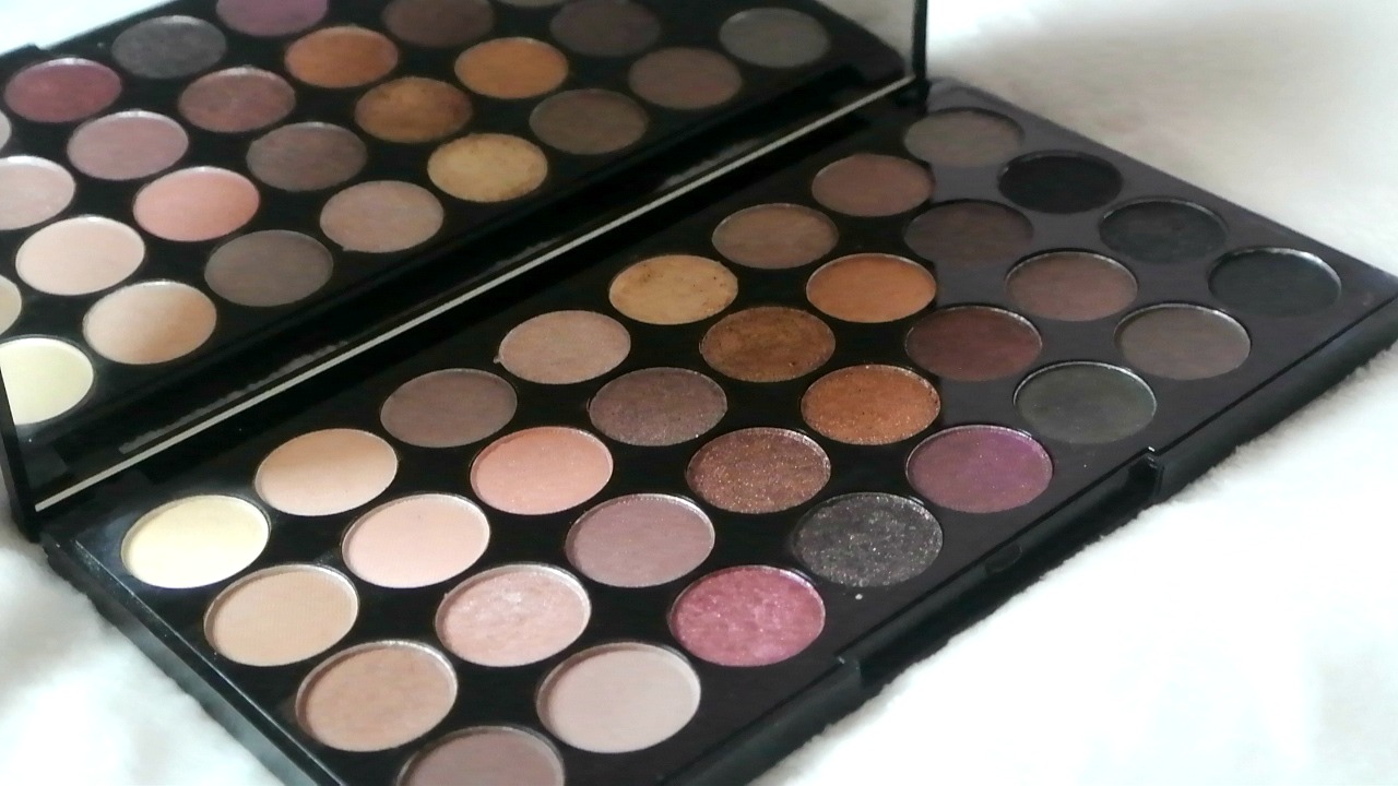 Makeup revolution 32 eyeshadow palette review