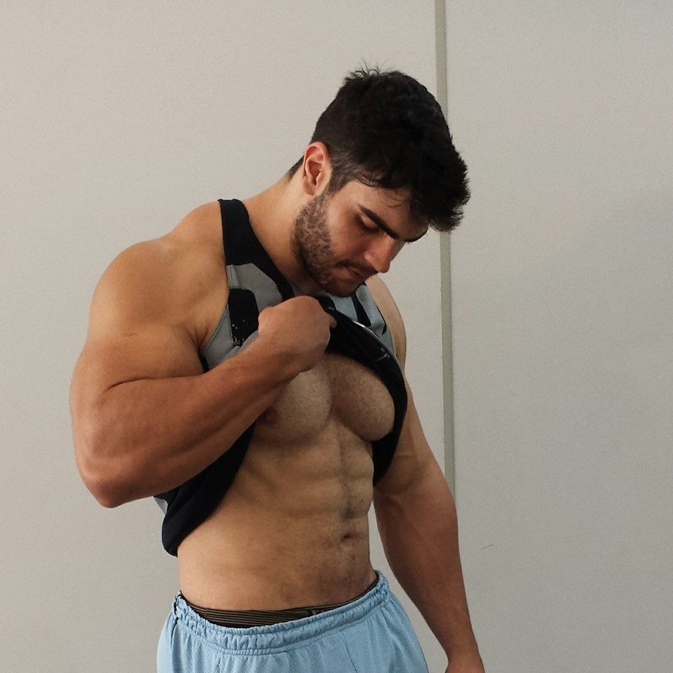 Muscle Lover Brazilian Superman Felipe Mattos
