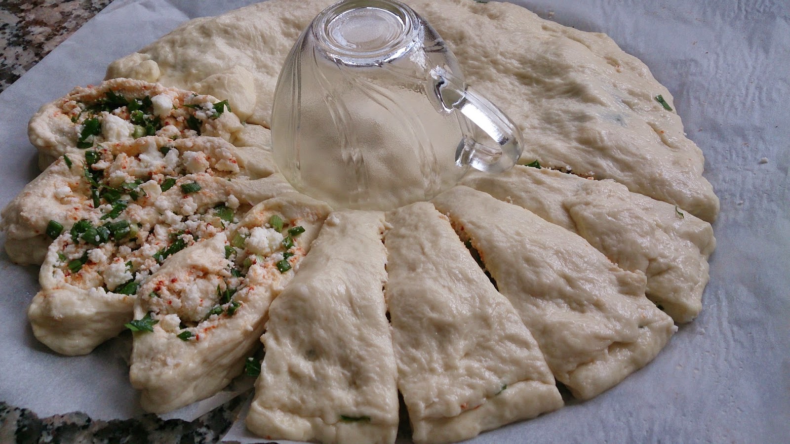 Füsununmutfağı MAYALI ÇİÇEK BÖREK