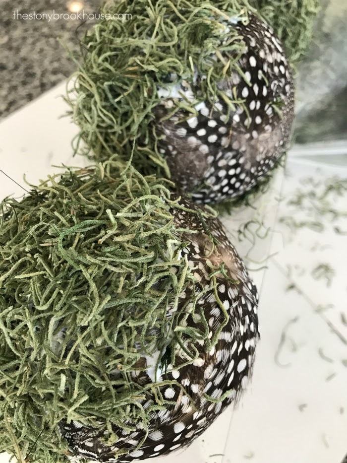 Easy DIY Moss Covered Balls The Stonybrook House