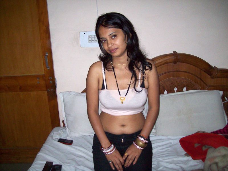 Tags : hot sareeback aunties, saree aunty back, hot aunties navel photos, i...