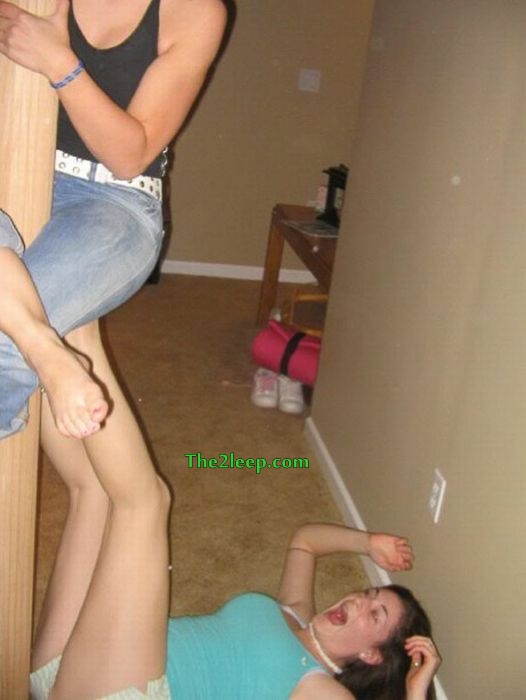 Girls Pole Dancing