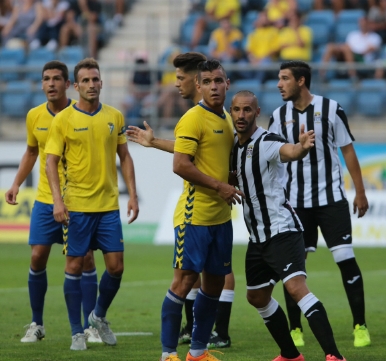 Cádiz Club de Fútbol S.A.D - Temporada 2015/2016 - Nueva Era Deportiva