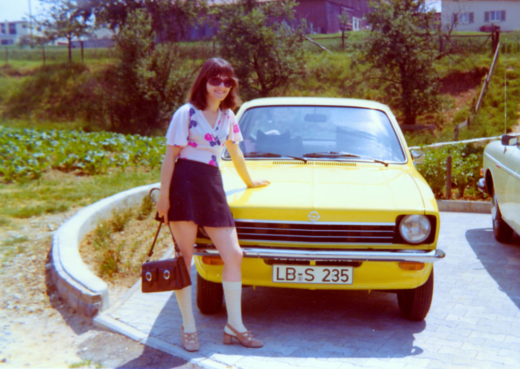 24 Color Snapshots Of German Teenage Girls In The 1970s ~ Vintage Everyday