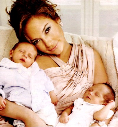 Jennifer López y sus mellizos Foto de Jennifer López con sus pequeños