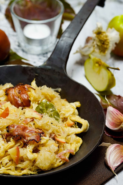stuttgartcooking: Sauerkraut-Spätzle-Pfanne mit Speck und Apfel stuttgartcooking: Sauerkraut-Spätzle-Pfanne mit Speck und Apfel