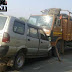 रॉंगसाईड पर जा रही टवेरा में ट्रक ने मारी टक्कर, 2 की मौत, 2 घायल