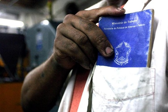 Governo estuda acabar com abono salarial, caso reforma da Previdência não seja aprovada