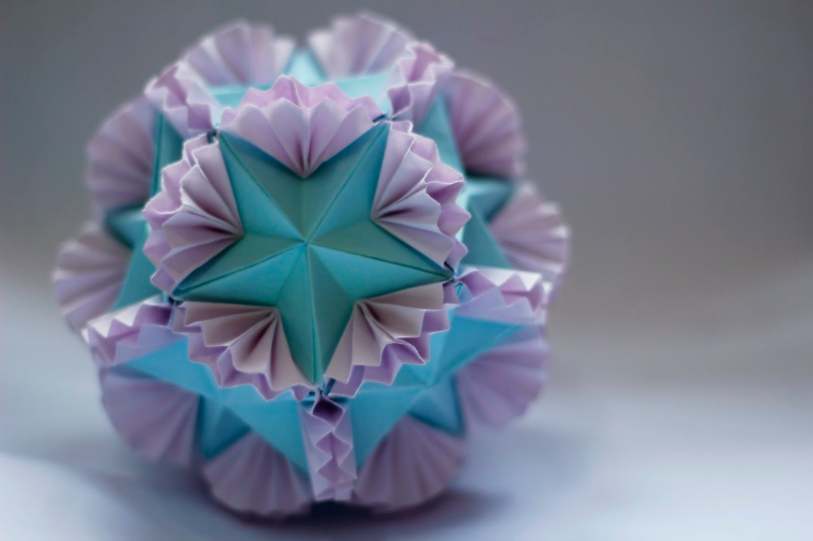 kusudamaAddicts butterfly kusudama ( floral globe, tomoko fuse)