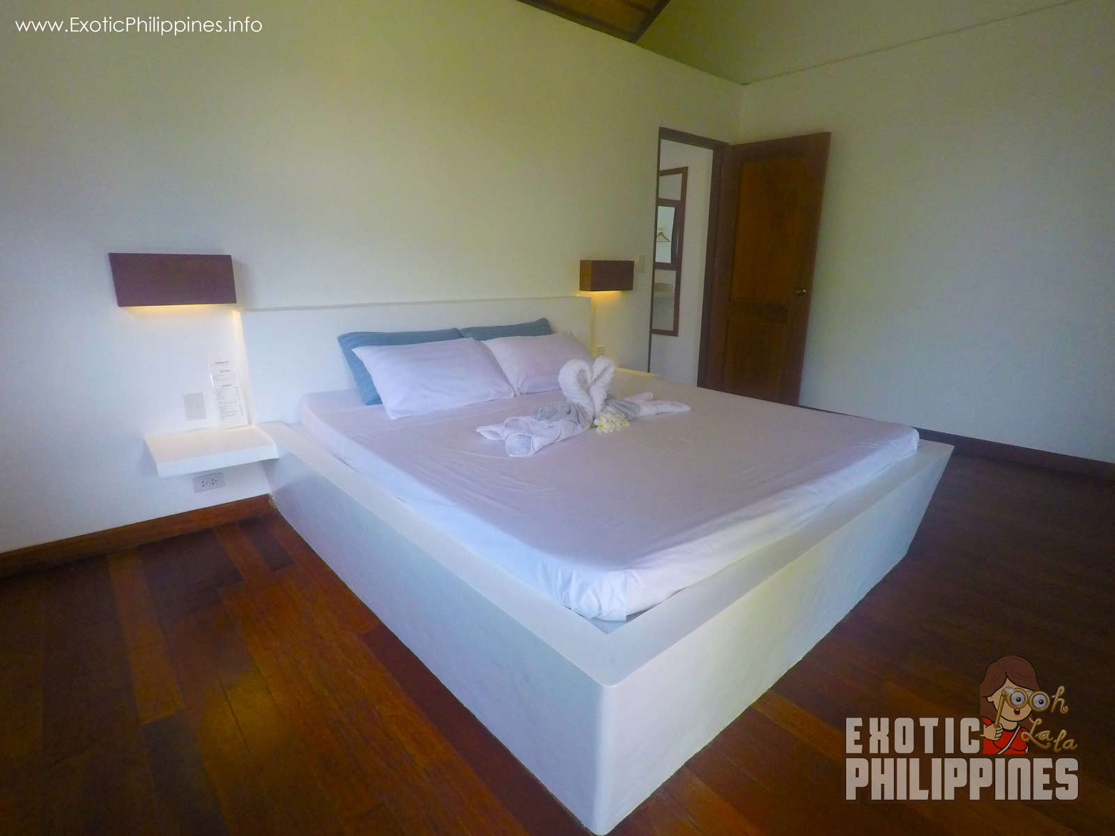 Villa Kalachuchi bed and breakfast in Puerto Princesa City Palawan near airport exotic philippines travel blog blogger hotel review with swimming pool