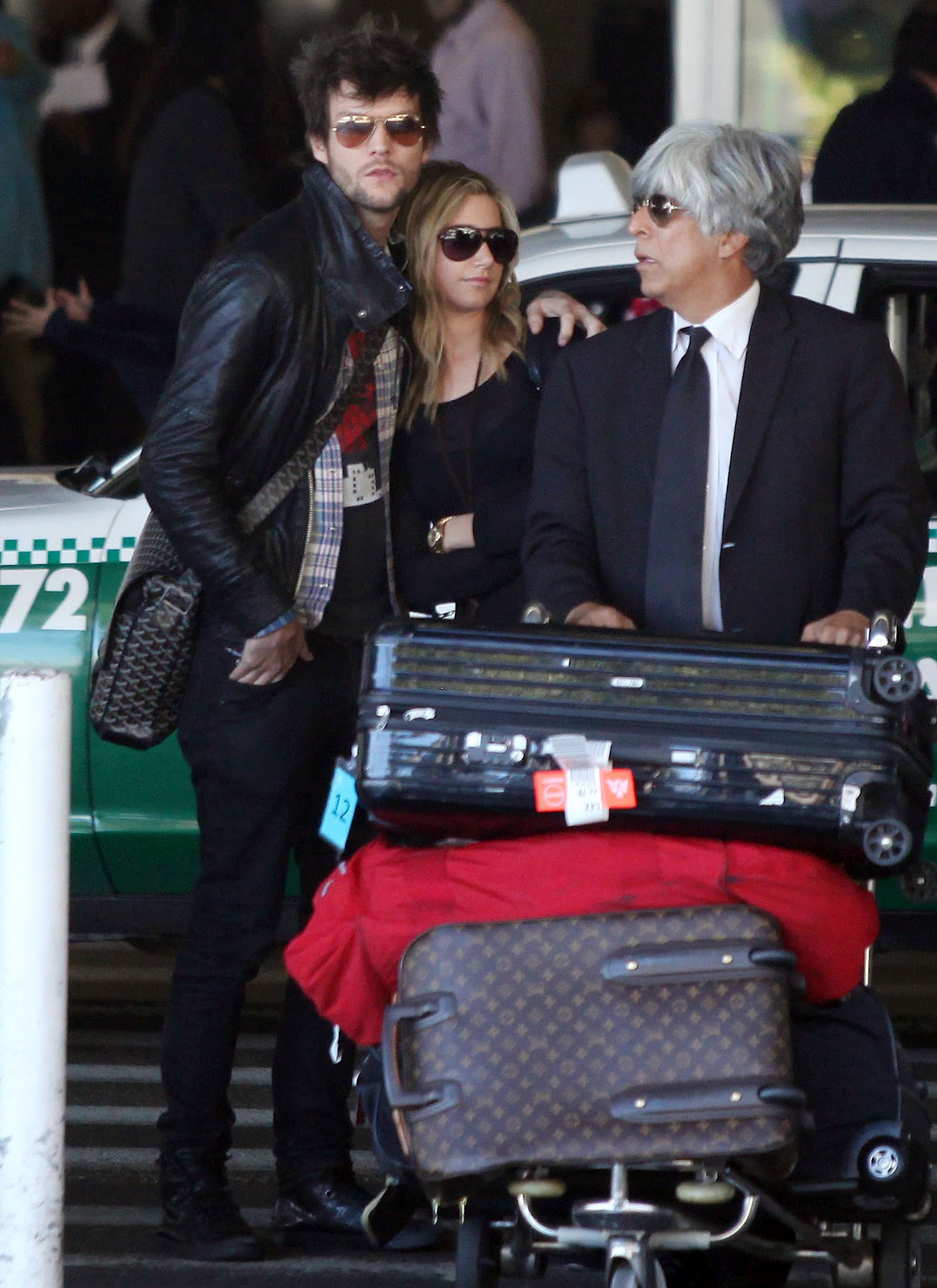 Hollywood All Stars: Taylor Swift with Boyfriend Pics