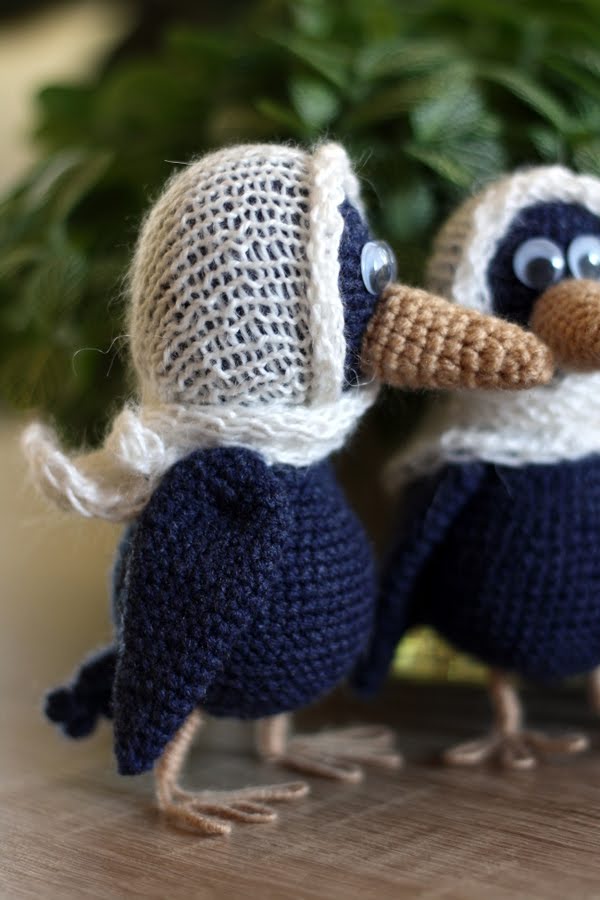 вязаный ворон. ворон крючком. ворона вязаная крючком. ворона крючком. вязаная ворона.