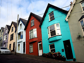 Cobh, colorful houses, värikkäät talot, turkoosi talo