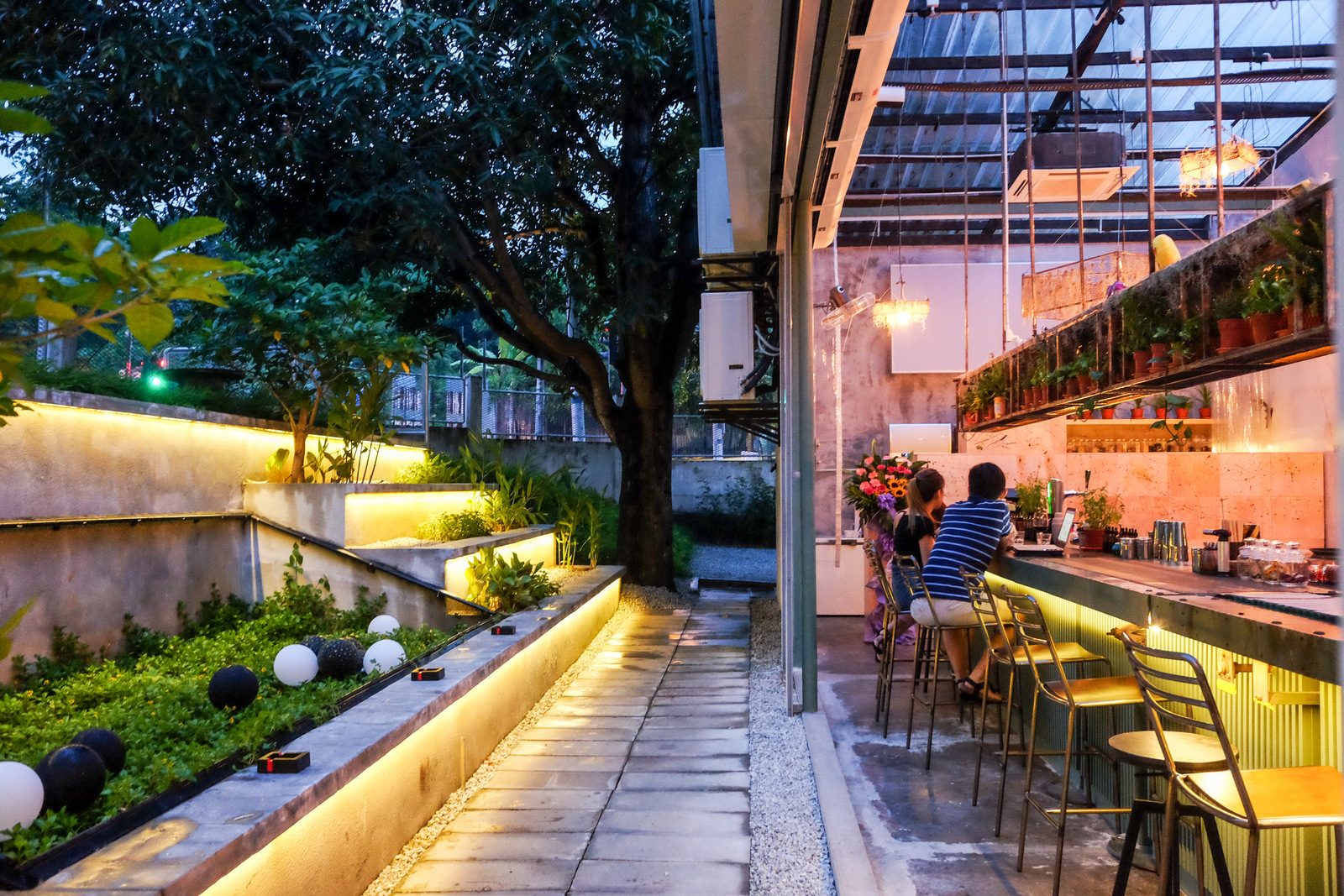 Analyse ways in which the kl juice bar could be made efficient and effective picture