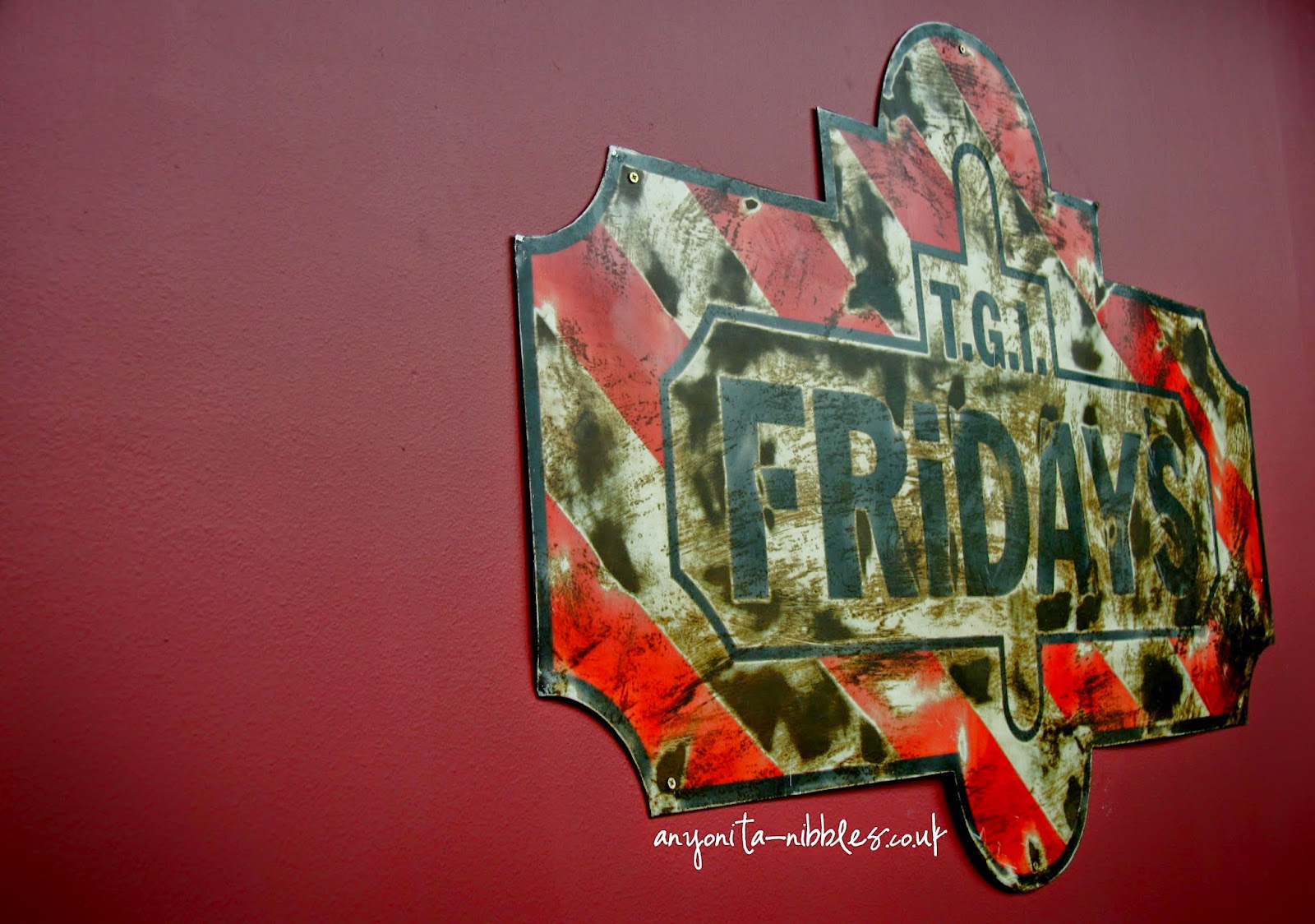 TGI Friday's: quirky decor, good food, excellent staff | Anyonita-nibbles.co.uk