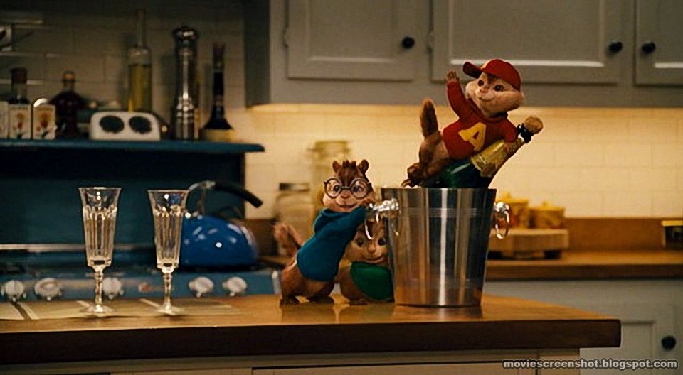 Alvin and the Chipmunks movie screenshots