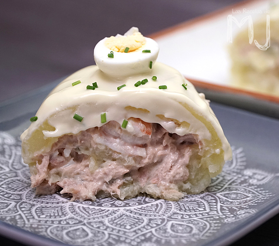 ROLLO DE PATATA RELLENO DE ATÚN | Videoreceta - Las Recetas de MJ