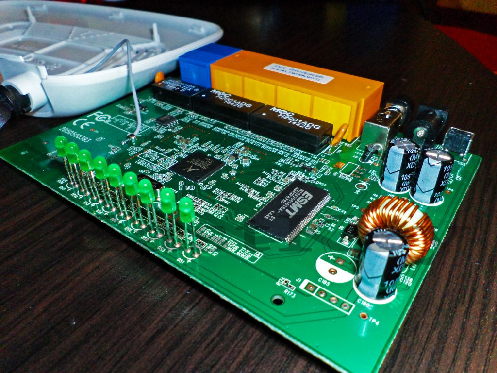 маршрутизатор неисправности. Tl-wr703n. разбитый роутер. вай фай роутер вид спереди с описанием. маршрутизатор причины неисправности.