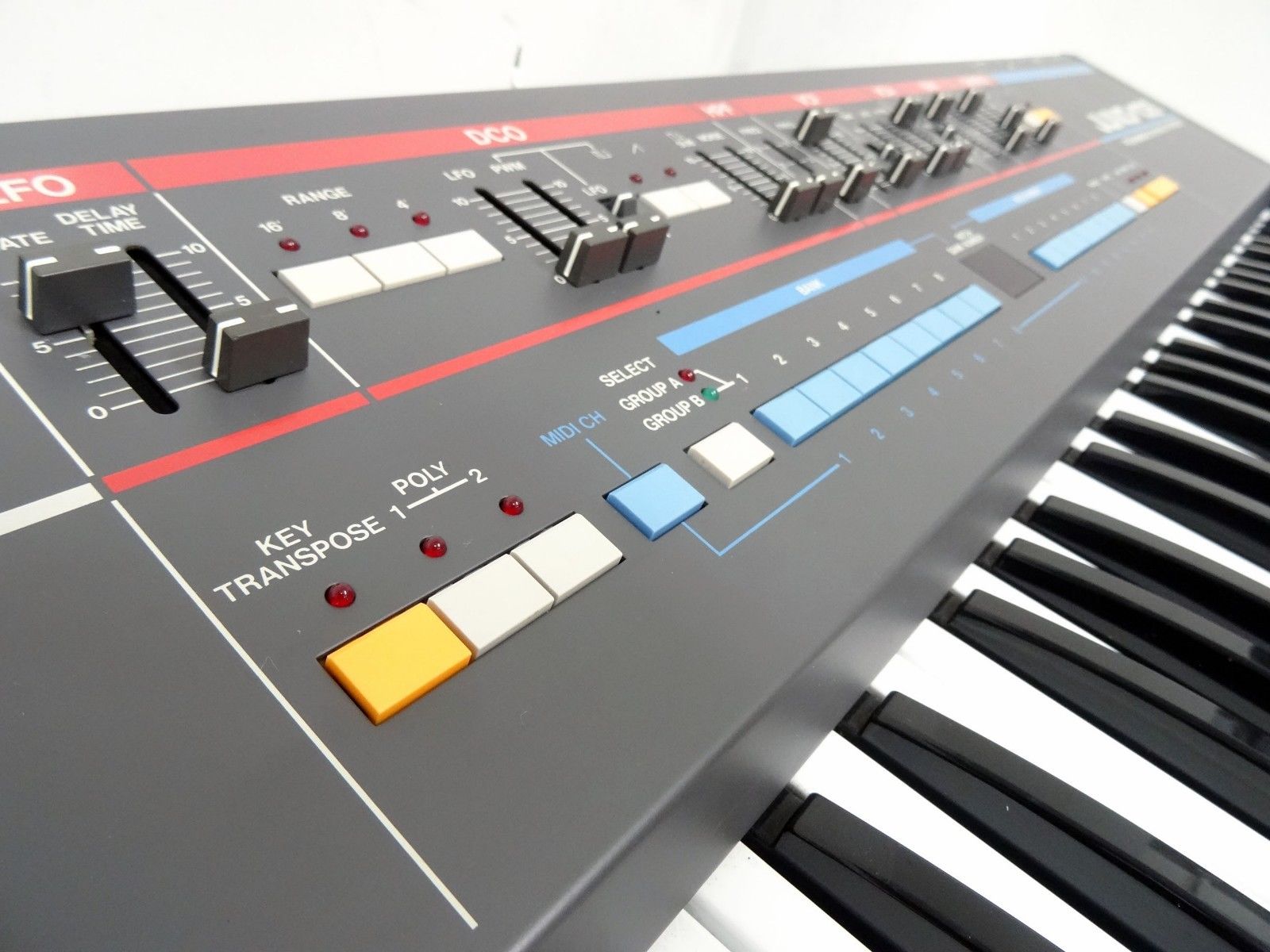 MATRIXSYNTH Roland JUNO106 Vintage Analog Synth Pro Serviced w/ Foot Pedal SN 476195