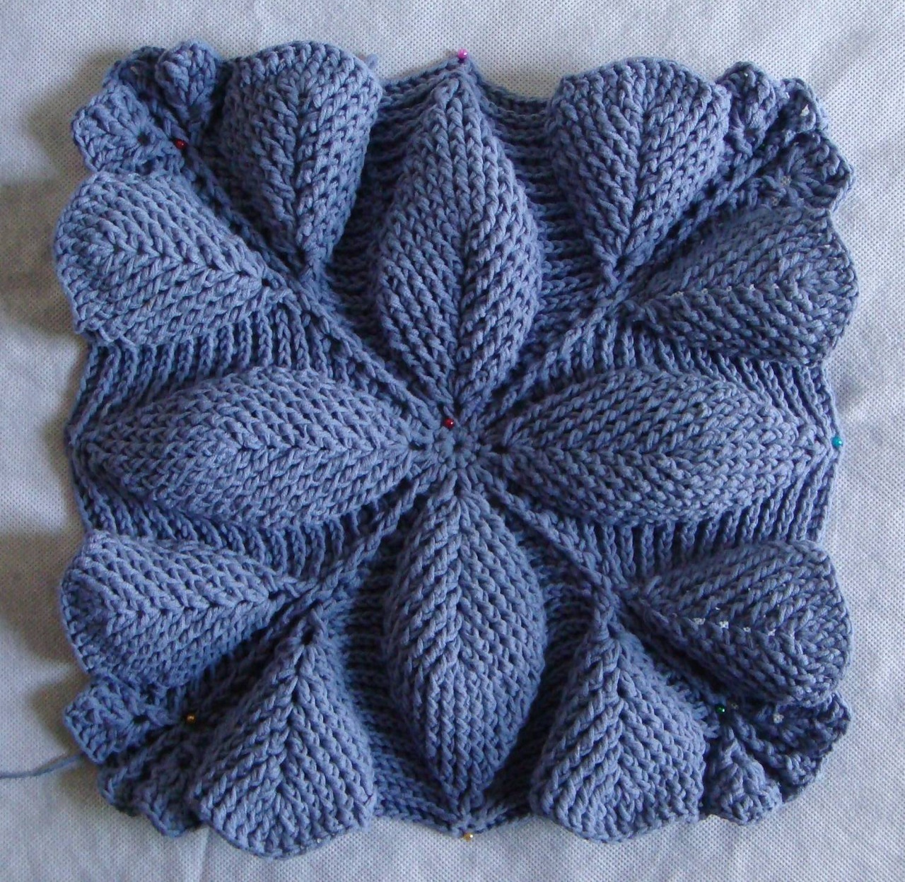 Вязаные цветы. Вяжем объемную. Ирландское кружево бунчик. Обьемныесалфетки крючком. Вязаные объемные цветы.