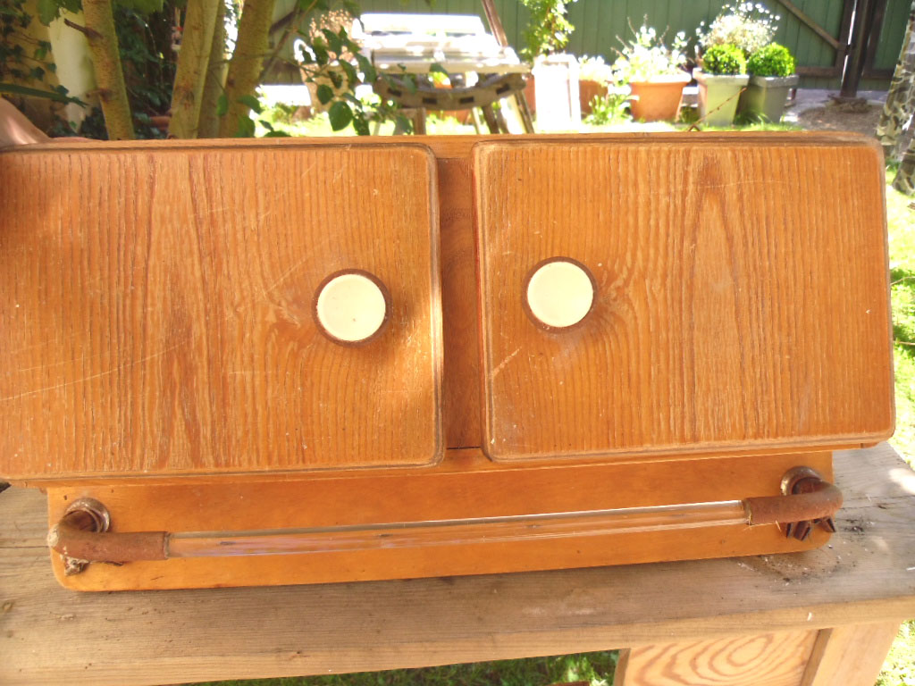 *Unikumatöser Flohmarkt*: Schränke