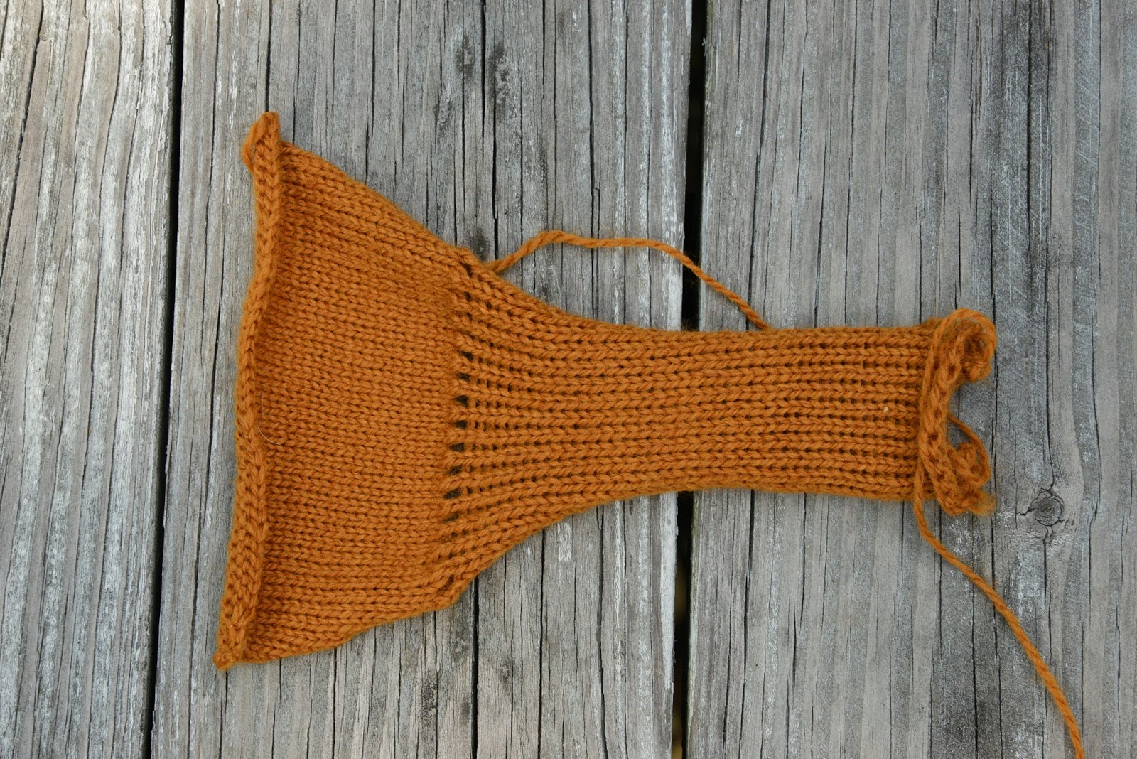 So, I make stuff: Machine Knitting Trip Part 2: Knitting