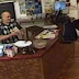 Découvrez la réaction insolite d’un commerçant qui se fait braquer (vidéo)