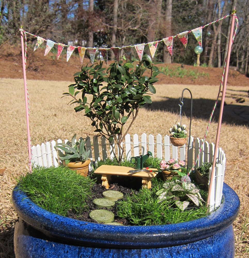 Junk Stuff Fairy Garden What Really Makes The Garden Fun Is Adorable Accessories Scaled Perfectly For A Tiny Fairy This Contains White Picket Fence Stepping Stone