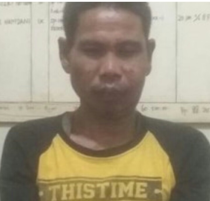 Tersangka pembobol rumah di Tanjungbalai. Tersangka pembobol rumah di Tanjungbalai.