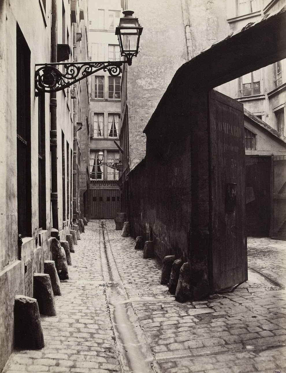 Impasse de la Bouteille from the rue Montorgueil, 1865–68 | City of Paris, France | Rare & Old Vintage Photos (1860)