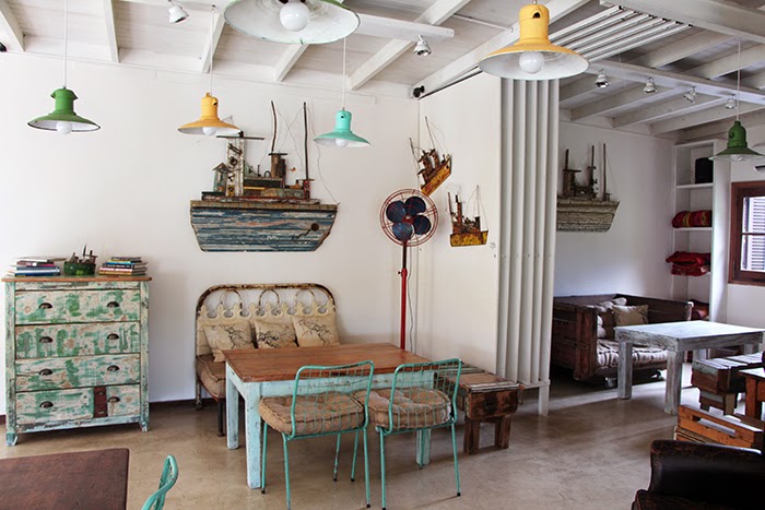 Boulevard Saenz Peña: MUEBLES Y ARTE SE LLEVAN MUY BIEN :)