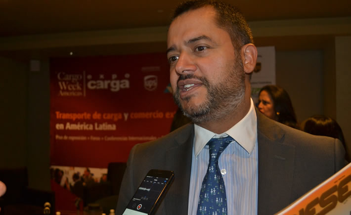 Jefe de la Unidad de Desarrollo Sectorial de Pro México, César Fragoso López, participó en la presentación de Cargo Week Americas, Expo Carga 2017, que se llevará a cabo del 27 al 29 de junio en el Centro Citibanamex. (Foto: Vanguardia Industrial)