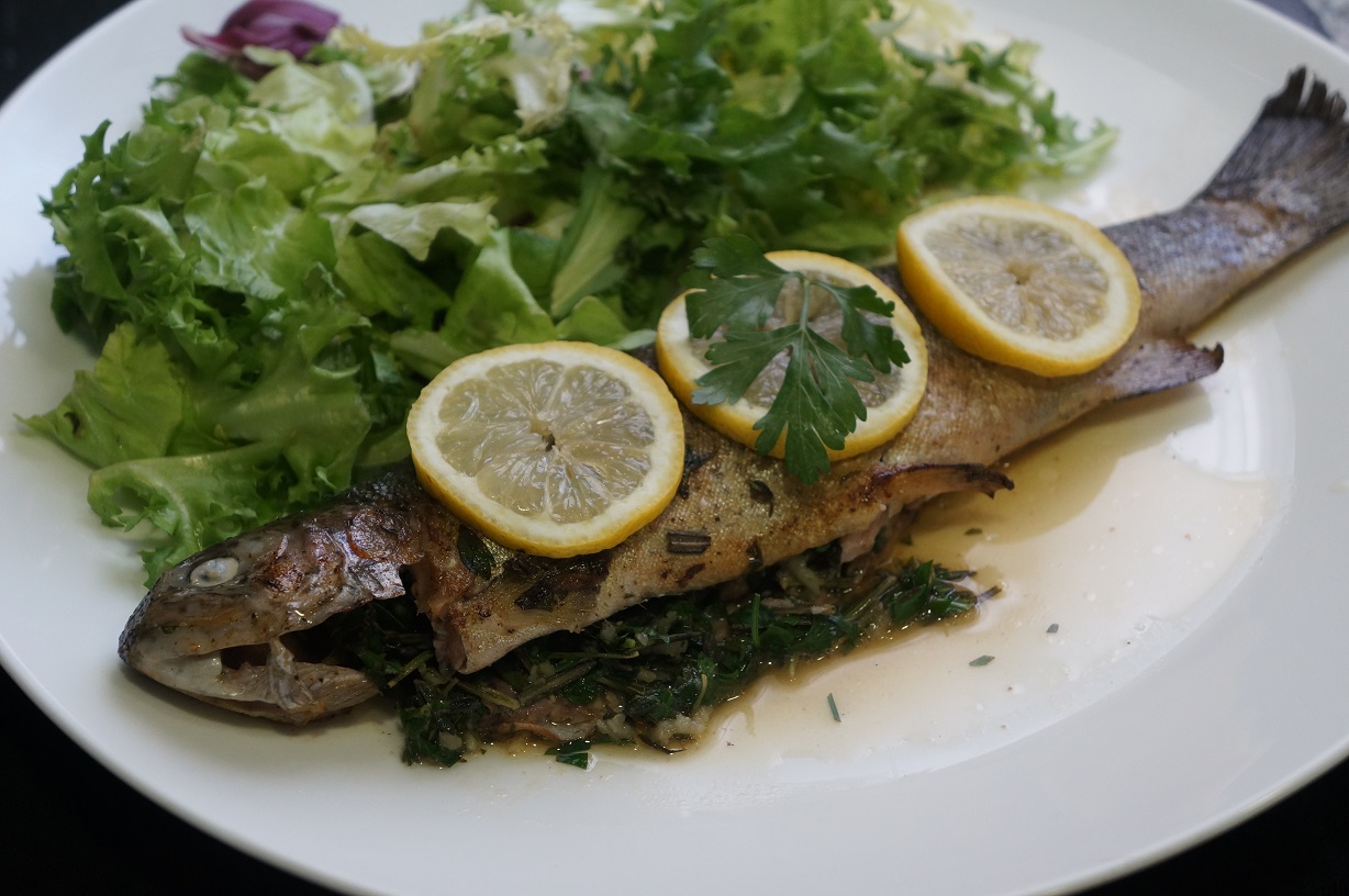 Trucha a la plancha con finas hierbas Cocinero Diario