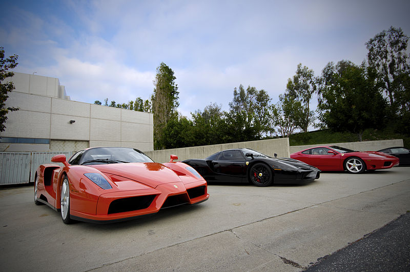  Gambar  Transportasi Gambar Mobil Sport Ferrari  Enzo