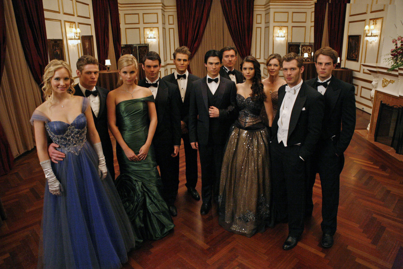 Damon & Elena First Kiss - The Vampire Diaries 3:19.mov VO.STFR
