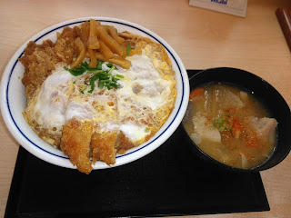 東京で働くタクシードライバー 飯