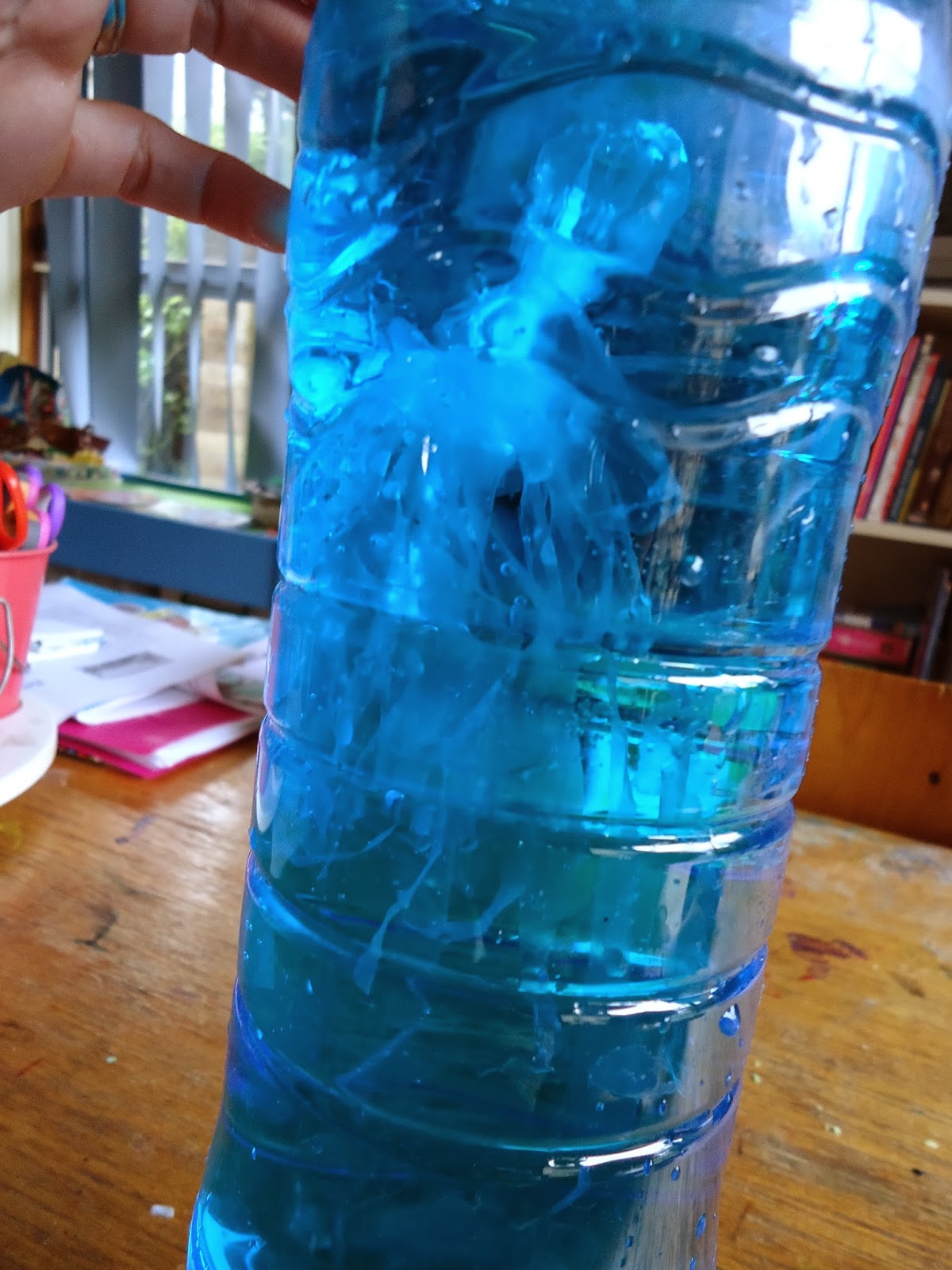 the Torrents Times Jellyfish in a bottle {science experiment}