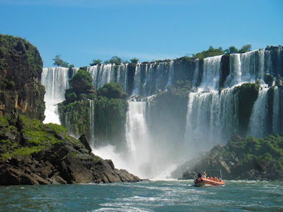 Air Terjun Iguazu terbesar di dunia Air Terjun Iguazu terbesar di dunia